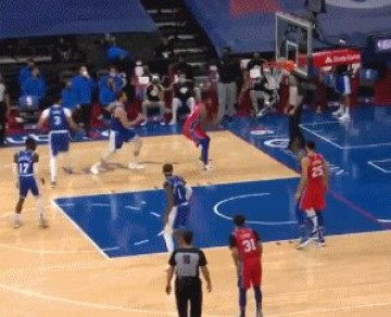 ESPN直播-恩比德不满判罚：詹姆斯应领到二级恶犯被驱逐出场
